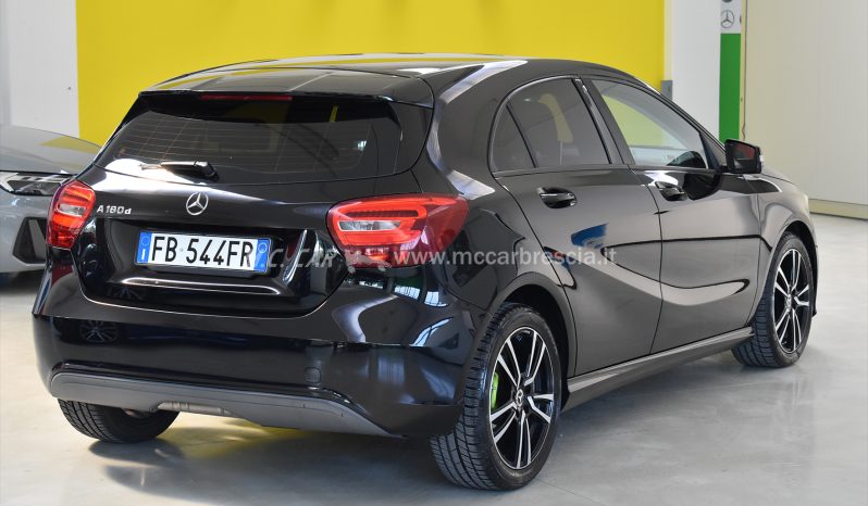 Mercedes-Benz A 180 A 180 d Executive auto my16 pieno