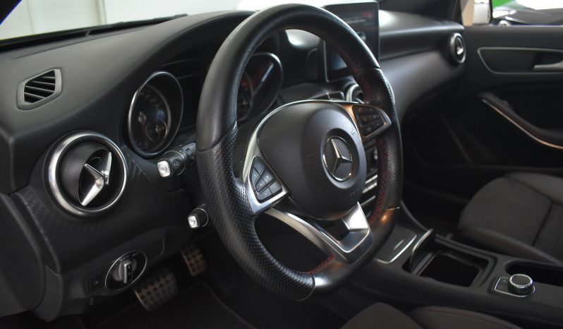Mercedes-Benz A 180 A 180 d Premium auto my16 pieno