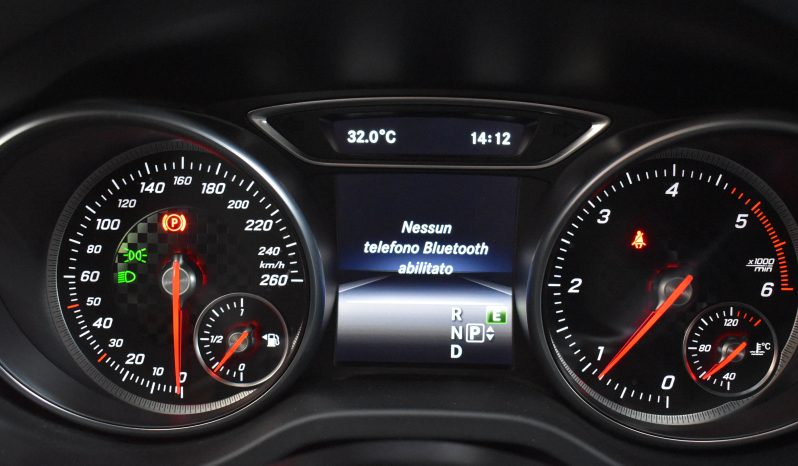 Mercedes-Benz A 180 A 180 d Premium auto my16 pieno