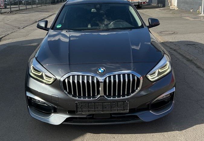 BMW 118 118i Luxury 140cv auto pieno