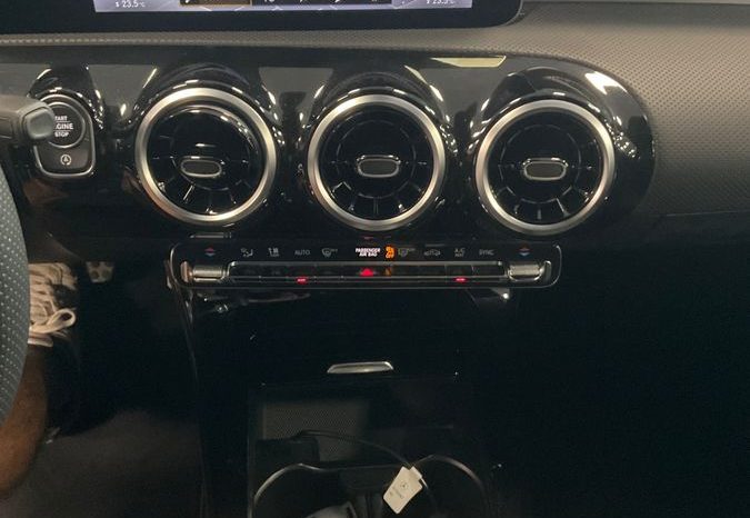 Mercedes-Benz CLA 200 CLA Coupe 200 d Premium auto PACK NIGTH KM 21000 pieno