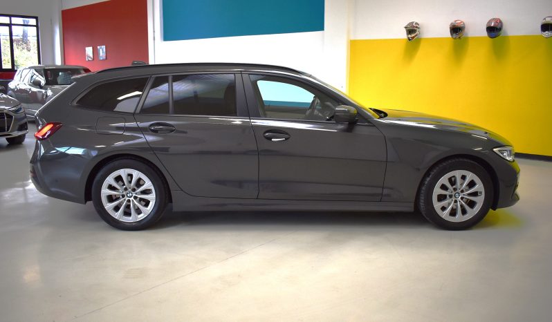 BMW 318 318d Touring mhev 48V Sport auto full pelle virtual cockpit pieno