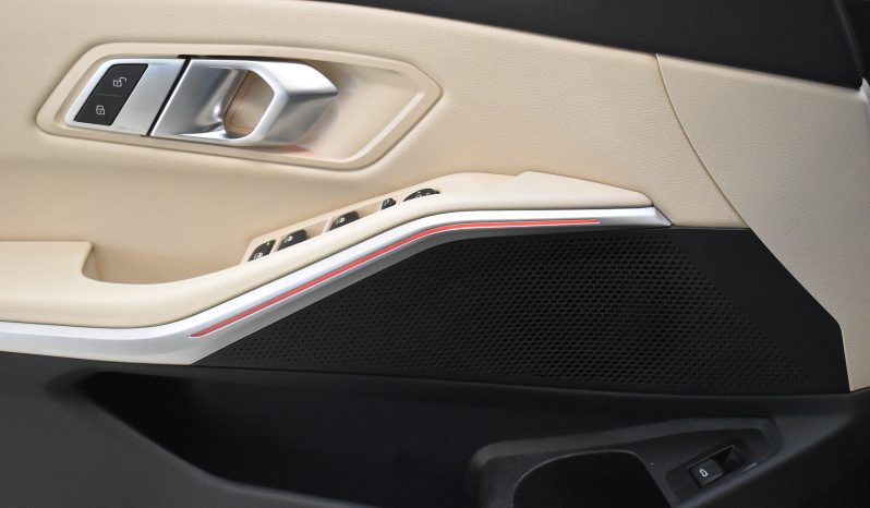 BMW 318 318d Touring mhev 48V Sport auto full pelle virtual cockpit pieno