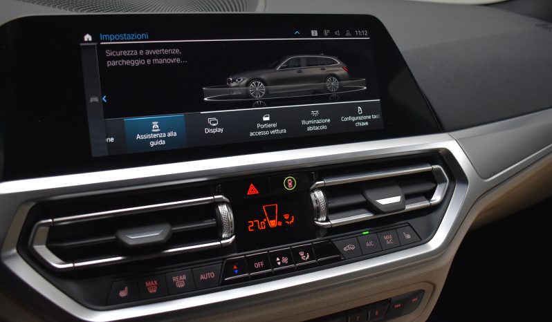 BMW 318 318d Touring mhev 48V Sport auto full pelle virtual cockpit pieno