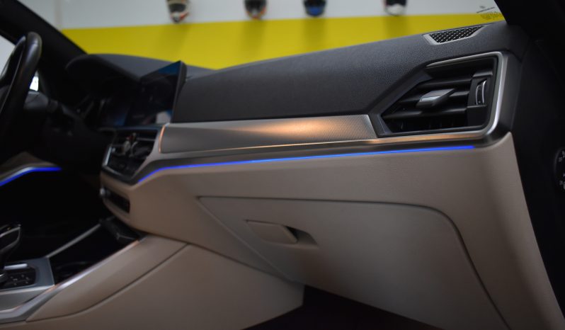 BMW 318 318d Touring mhev 48V Sport auto full pelle virtual cockpit pieno