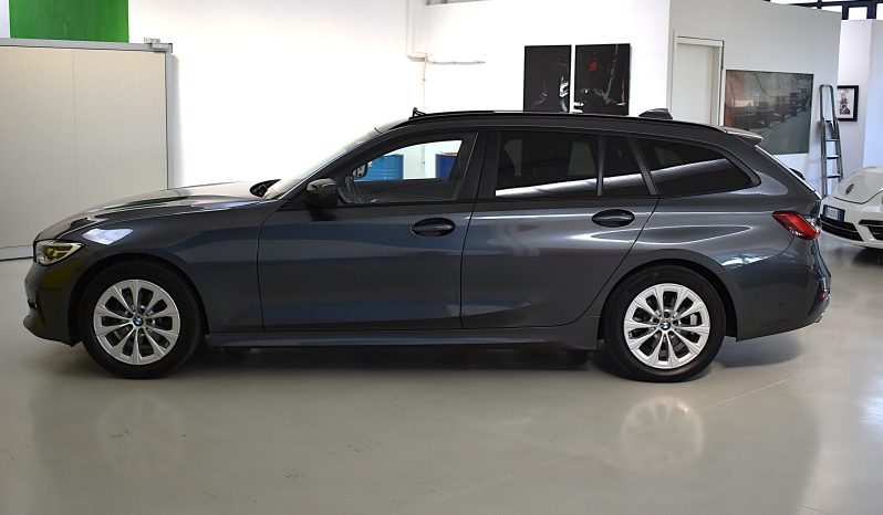 BMW 318d Touring mhev 48V Sport auto TETTO PANORAMA pieno