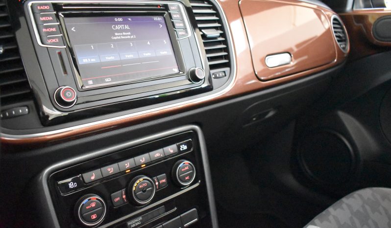 Volkswagen Maggiolino Cabrio 1.2 tsi Design 105cv pieno